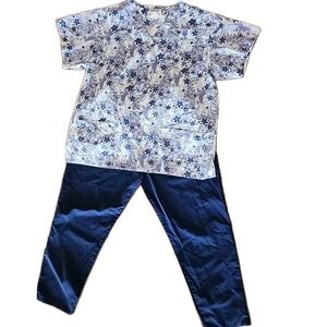 SET/ Navy Blue and White Stars Cotton Blend Top and Navy Scrub Pants Large